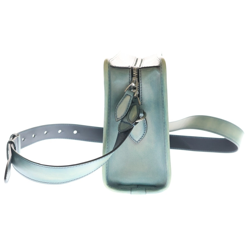 Berluti(ベルルッティ) カリグラフィ ジュルナリエ メッセンジャーバッグ ショルダーバッグ ブルー レザー シルバー金具 レディース