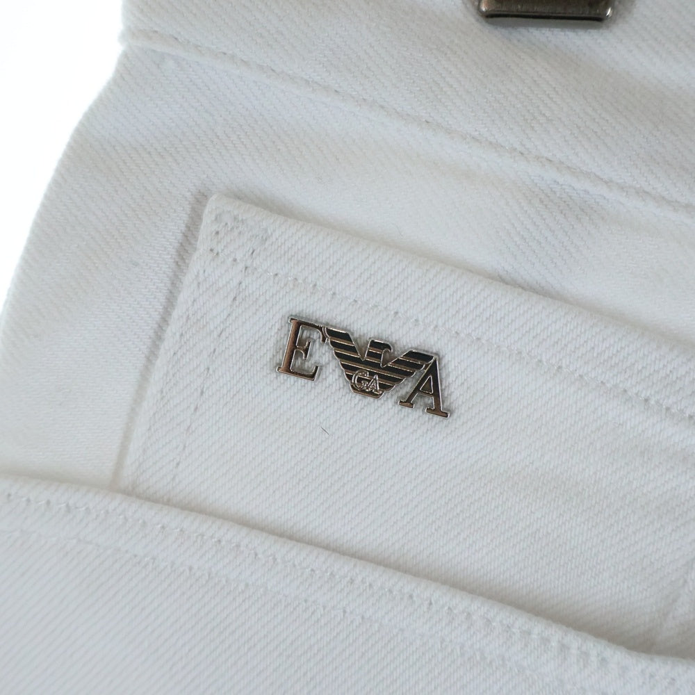 EMPORIO ARMANI(エンポリオアルマーニ) ロゴプレート バックプリント コットンストレッチデニムパンツ ジーンズ ホワイト