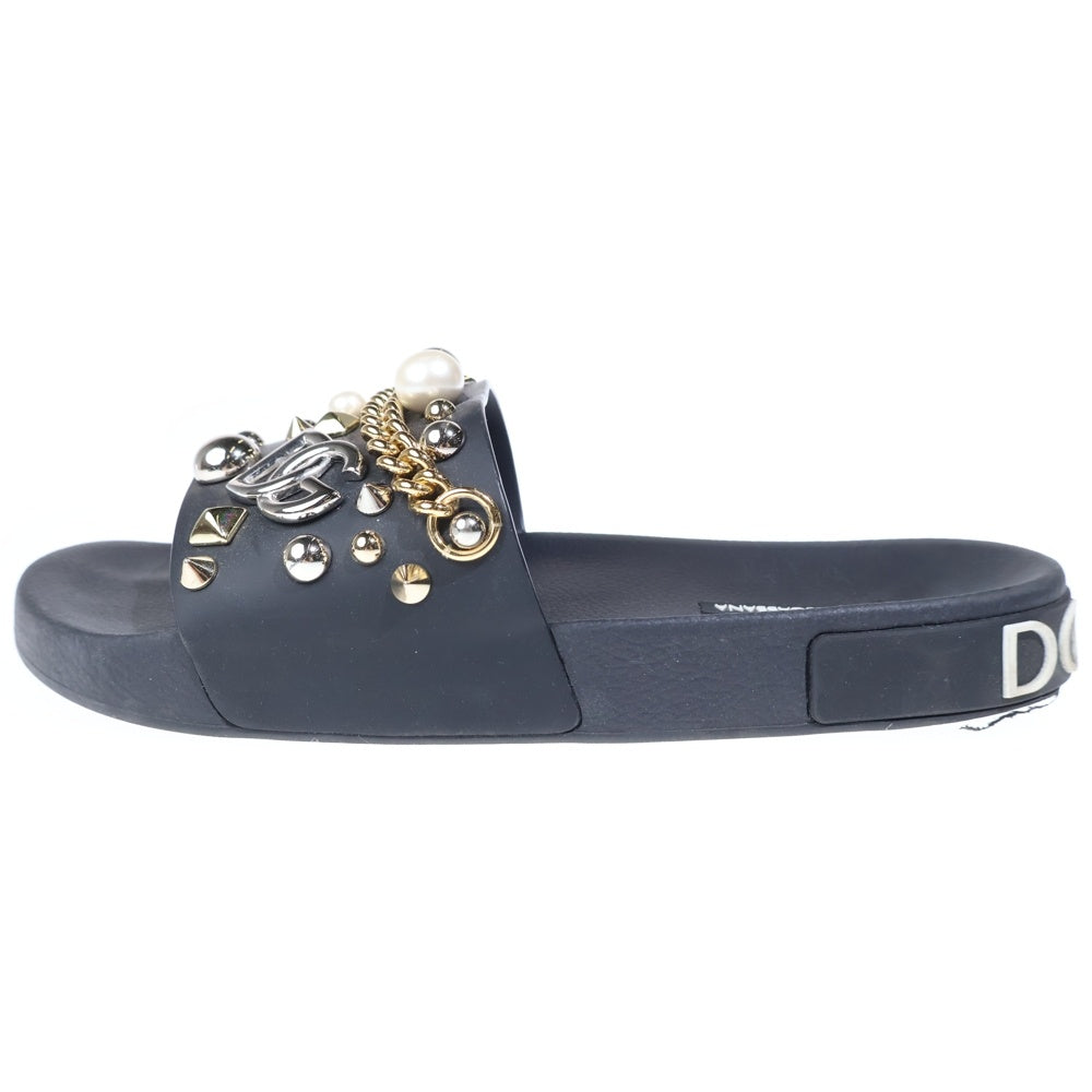 DOLCE & GABBANA(ドルチェアンドガッバーナ) スタッズ チェーン装飾 シャワー フラットサンダル ブラック