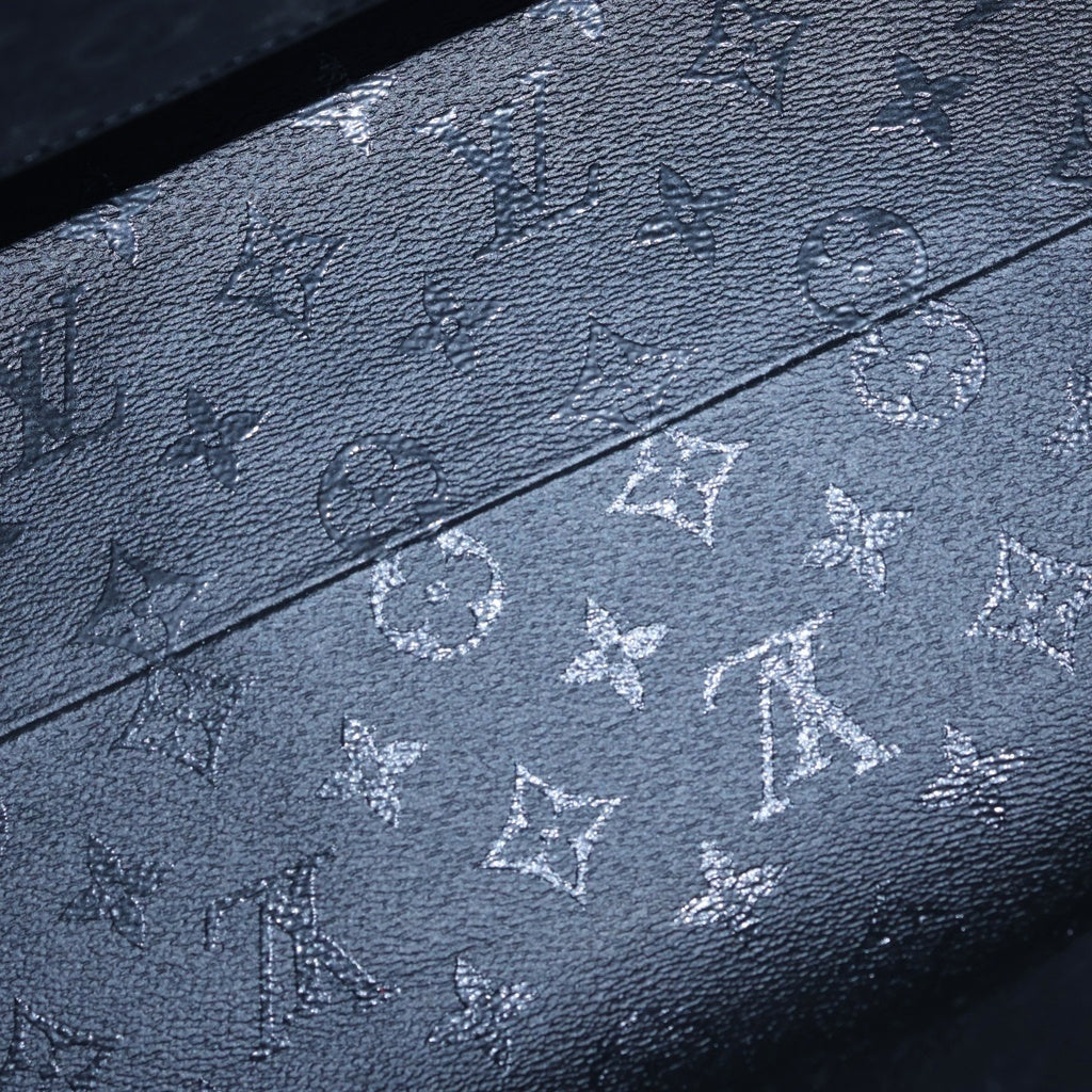 LOUIS VUITTON(ルイヴィトン) ウルス・フィッシャー モノグラム オンザゴーGM レザー タフテッド 2WAY ハンドバッグ トートバッグ ショルダーバッグ ブラック/レッド M45562 レディース