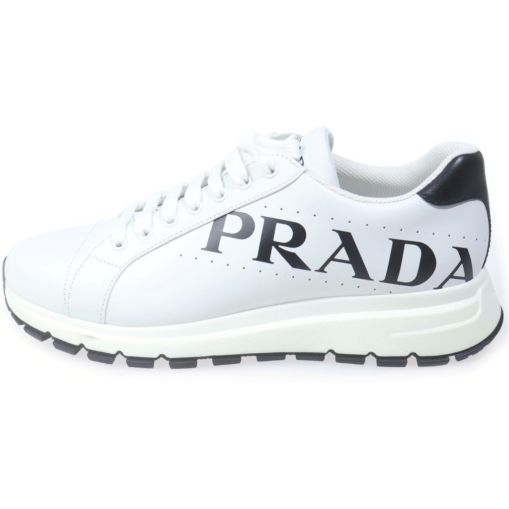 PRADA(プラダ) ローカット スニーカー ロゴ スニーカー ホワイト/ブラック サイズ8 2EG364