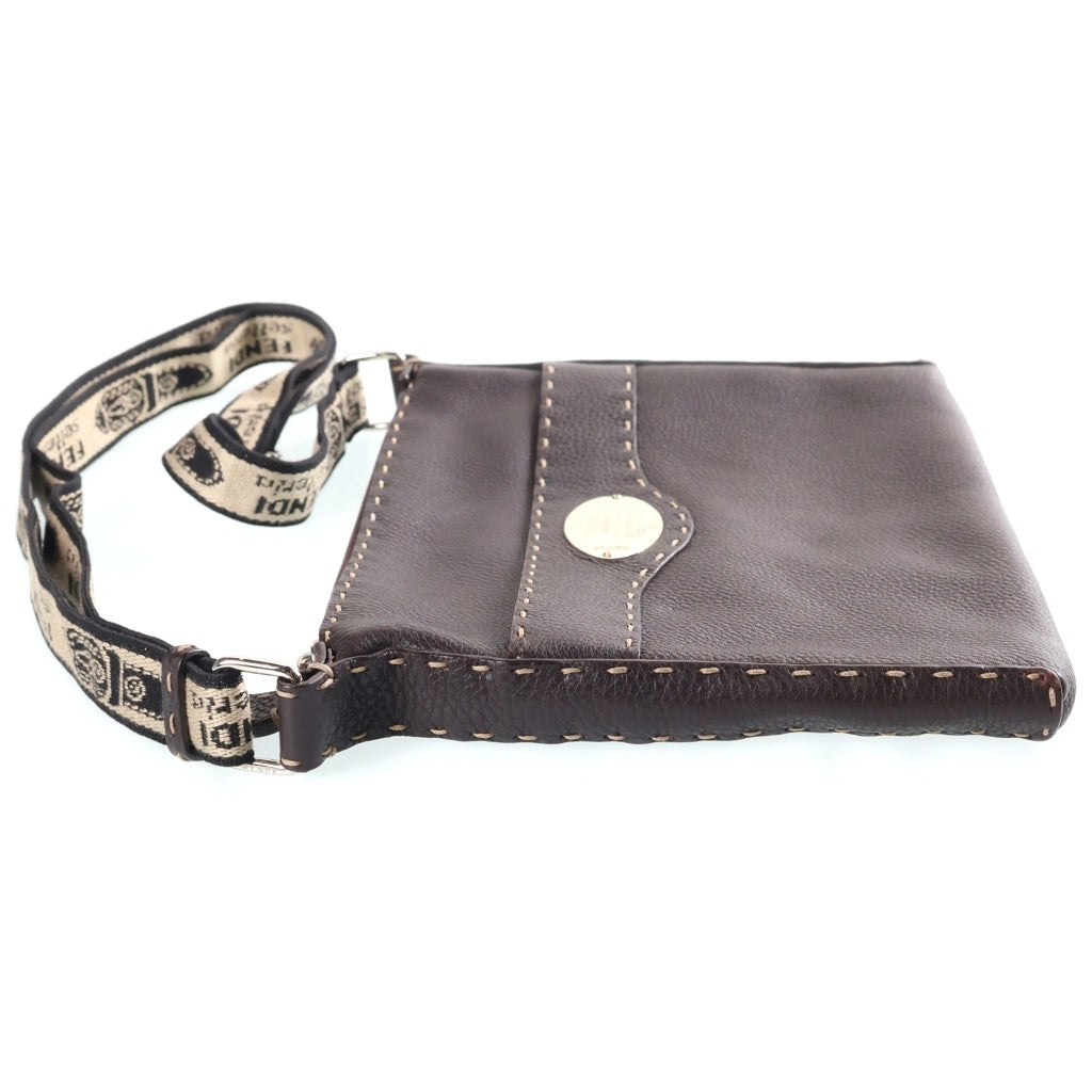 FENDI(フェンディ) セレリア オーバルロゴプレート レザー ショルダーバッグ ブラウン 8BT092