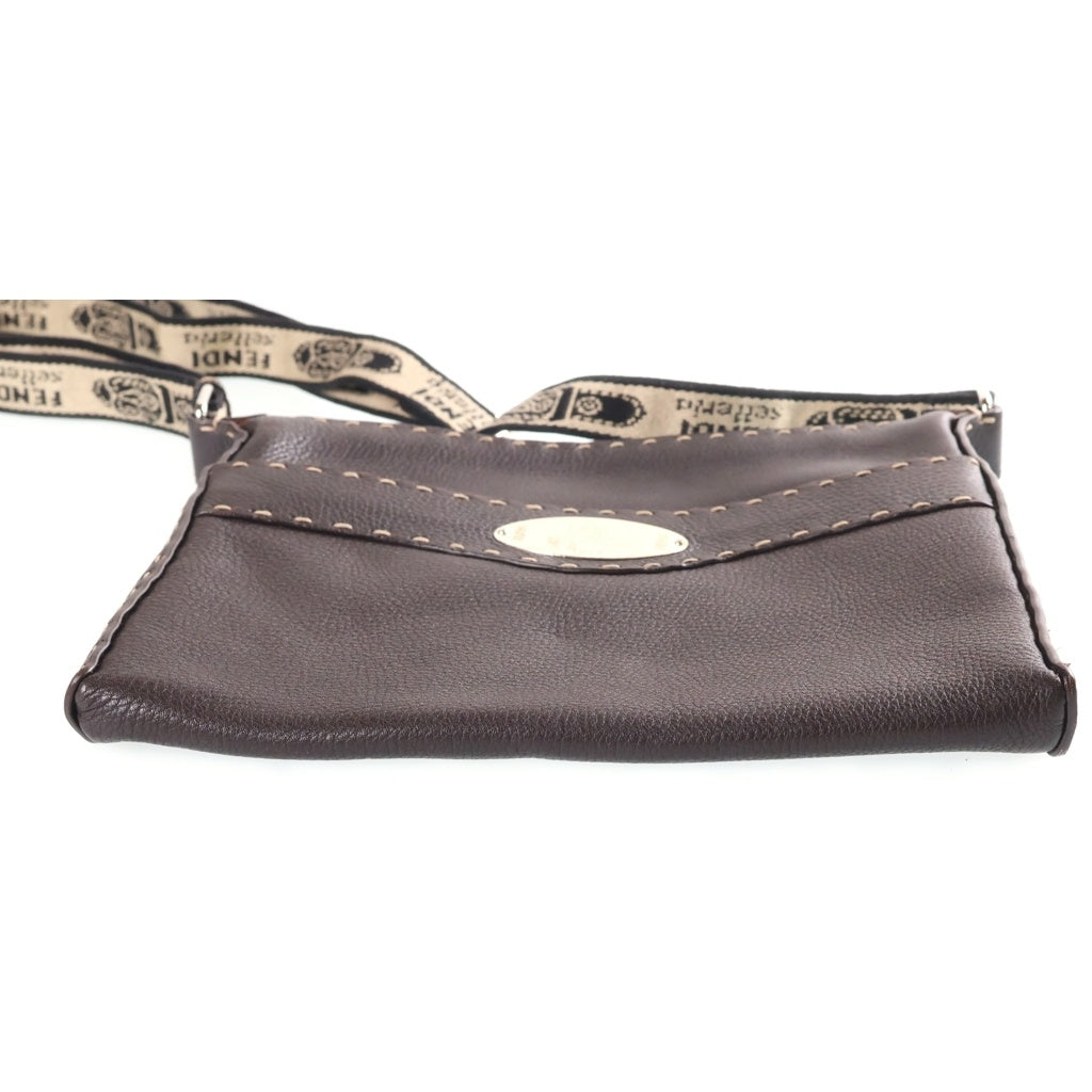 FENDI(フェンディ) セレリア オーバルロゴプレート レザー ショルダーバッグ ブラウン 8BT092