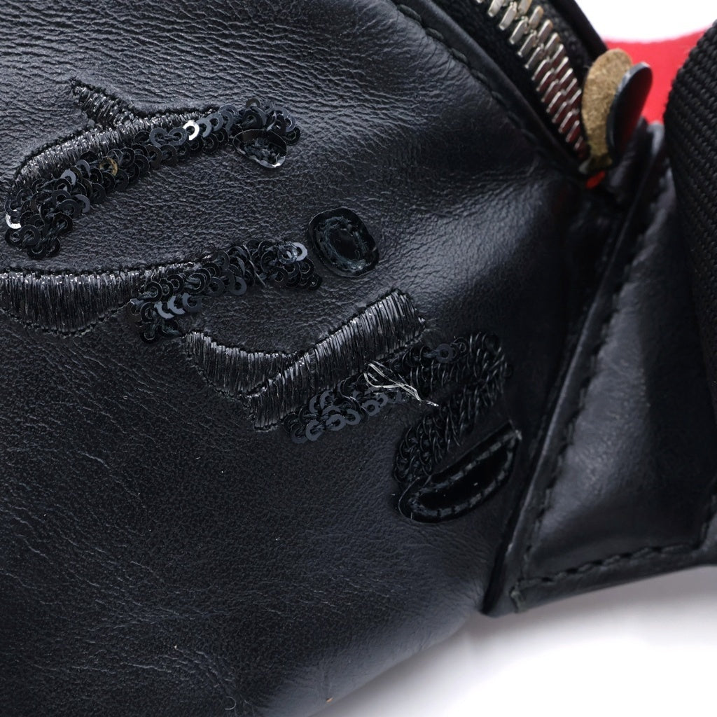 CHRISTIAN LOUBOUTIN(クリスチャンルブタン) メリージェーン スパンコールロゴ レザー ボディ ショルダーバッグ ブラック/レッド