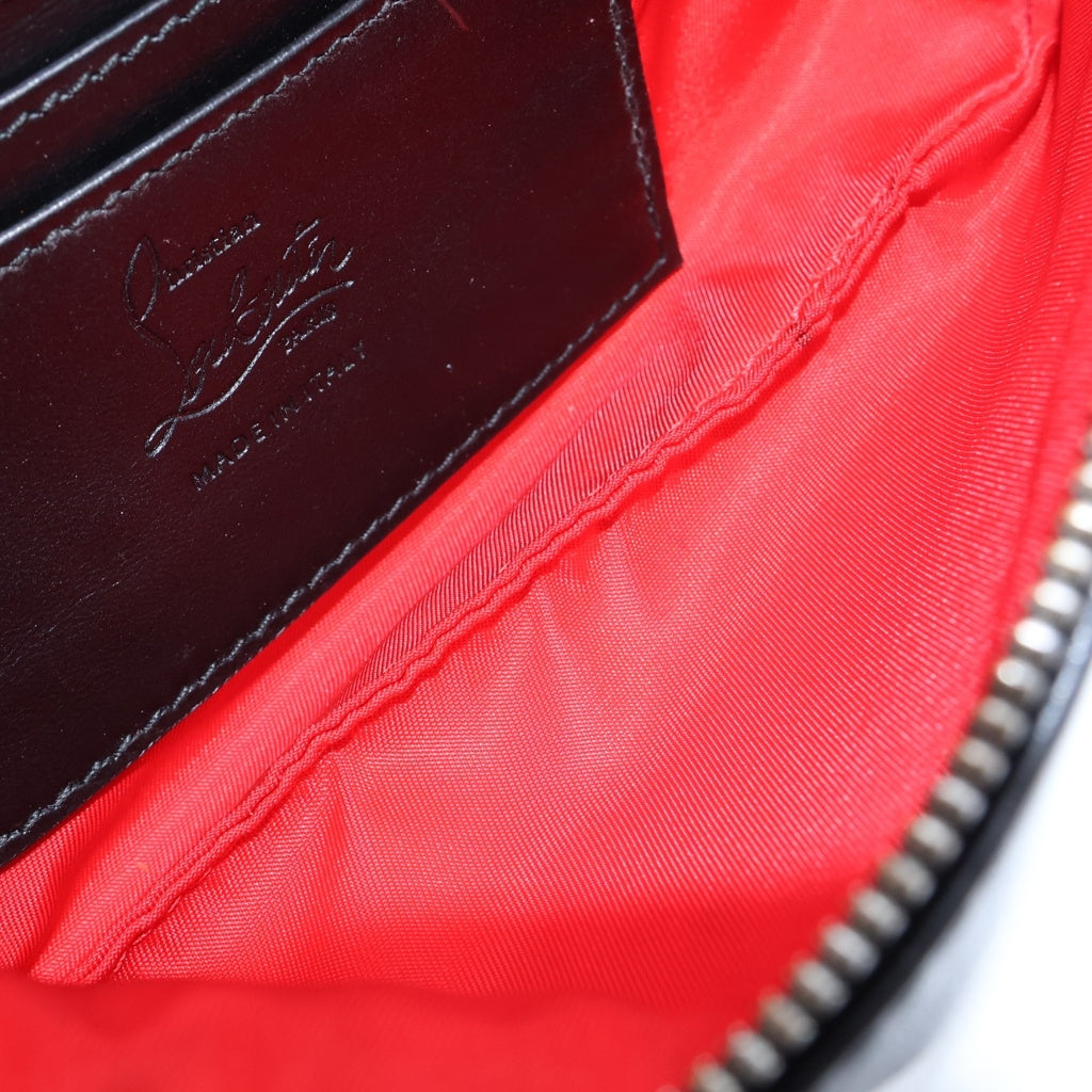 CHRISTIAN LOUBOUTIN(クリスチャンルブタン) メリージェーン スパンコールロゴ レザー ボディ ショルダーバッグ ブラック/レッド