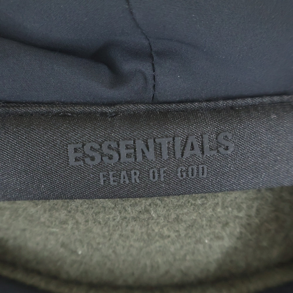 FEAR OF GOD ESSENTIALS(フィアオブゴッド エッセンシャルズ) ナイロン/フリースドッキング プルオーバーパーカー ブラック/カーキ