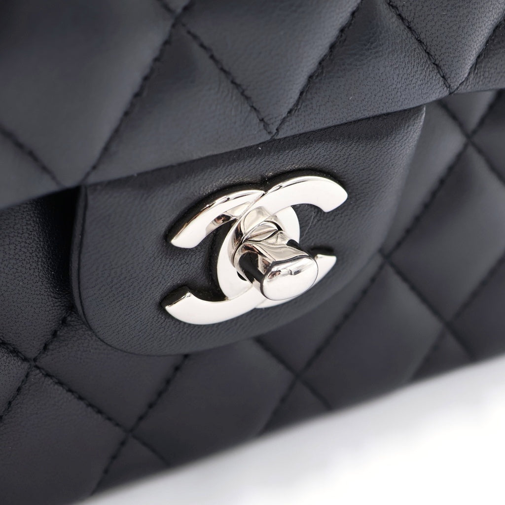 CHANEL(シャネル) マトラッセ23 ダブルフラップ ダブルチェーン ショルダーバッグ ラムスキン シルバー金具 31番台 A01113 レディース