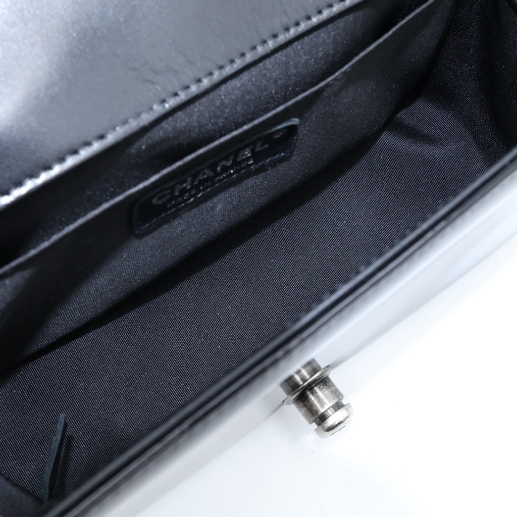 CHANEL(シャネル) ボーイシャネル ショルダーバッグ パテントレザー ブラック シルバー金具 レディース